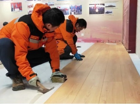 石墨烯发热地板现场安装-发热地板施工